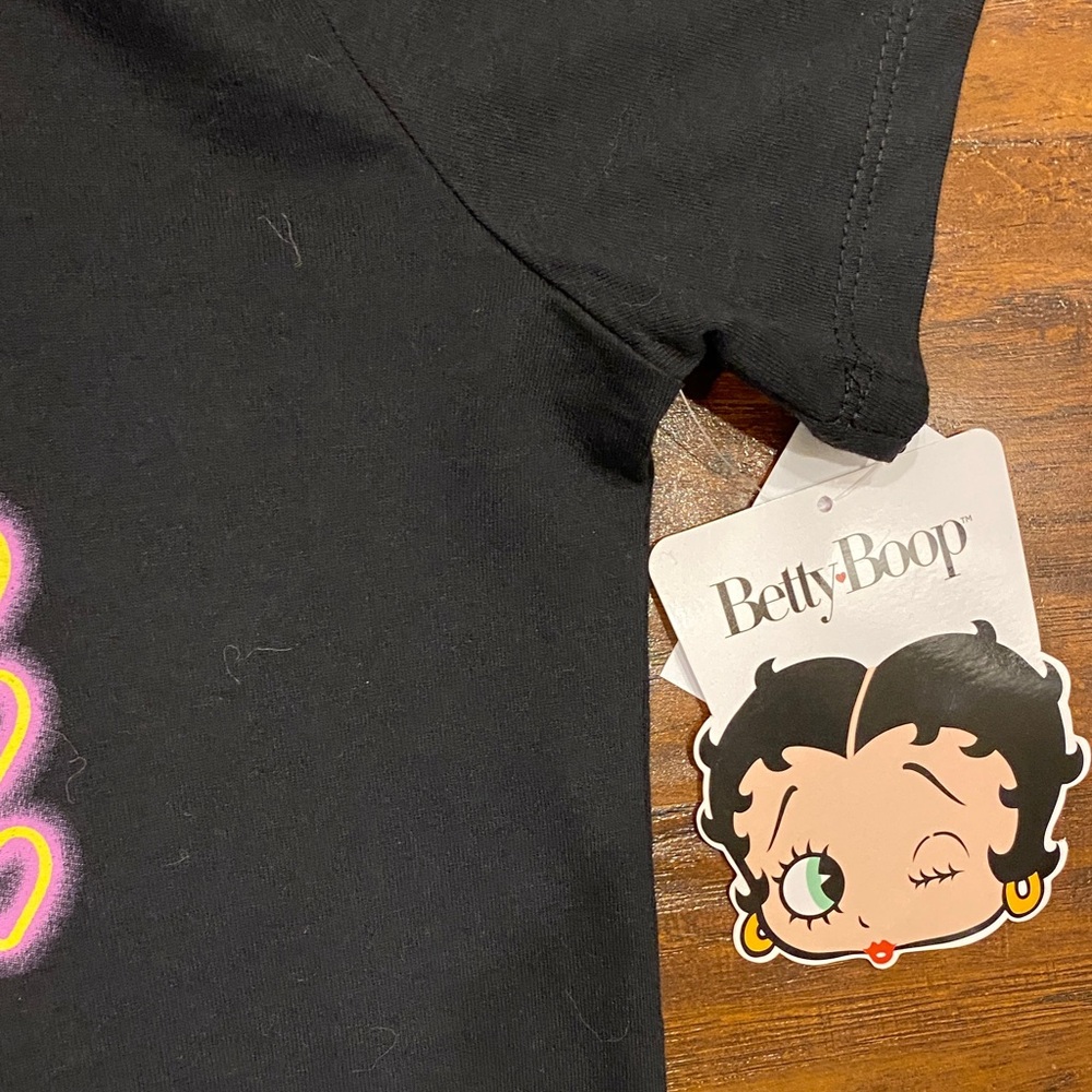 NWT Fleischer Studios Betty Boop Black and Pink T-Shirt Size Small - Picture 3 of 5
